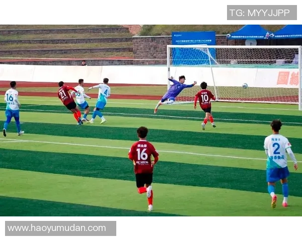 足球小孩与偶像相遇的感人瞬间让梦想照进现实 足球小孩与偶像相遇的感人瞬间让梦想照进现实